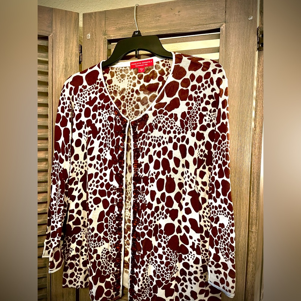 Charlotte Tarantola SZ 1X, Cardigan, armpit to armpit 21’ X 23’
